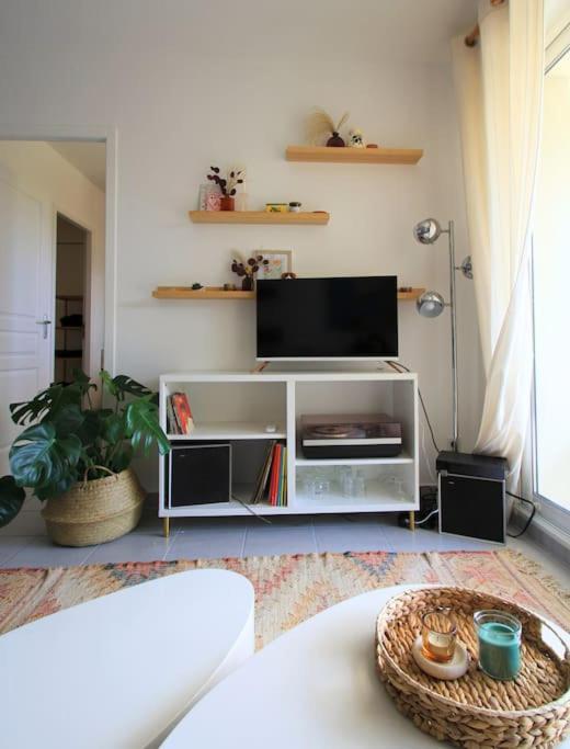 Cosy Appartement Entre Vignes Et Garrigue Avec Piscine Péret المظهر الخارجي الصورة