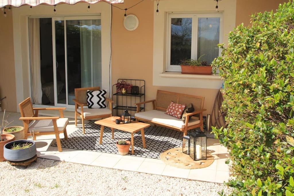 Cosy Appartement Entre Vignes Et Garrigue Avec Piscine Péret المظهر الخارجي الصورة
