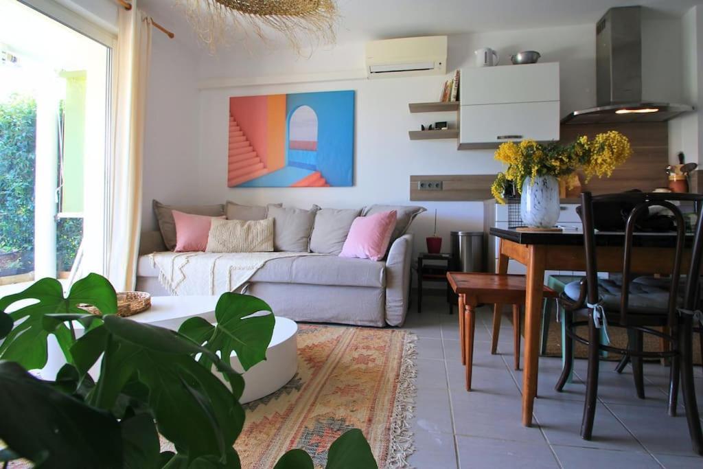 Cosy Appartement Entre Vignes Et Garrigue Avec Piscine Péret المظهر الخارجي الصورة